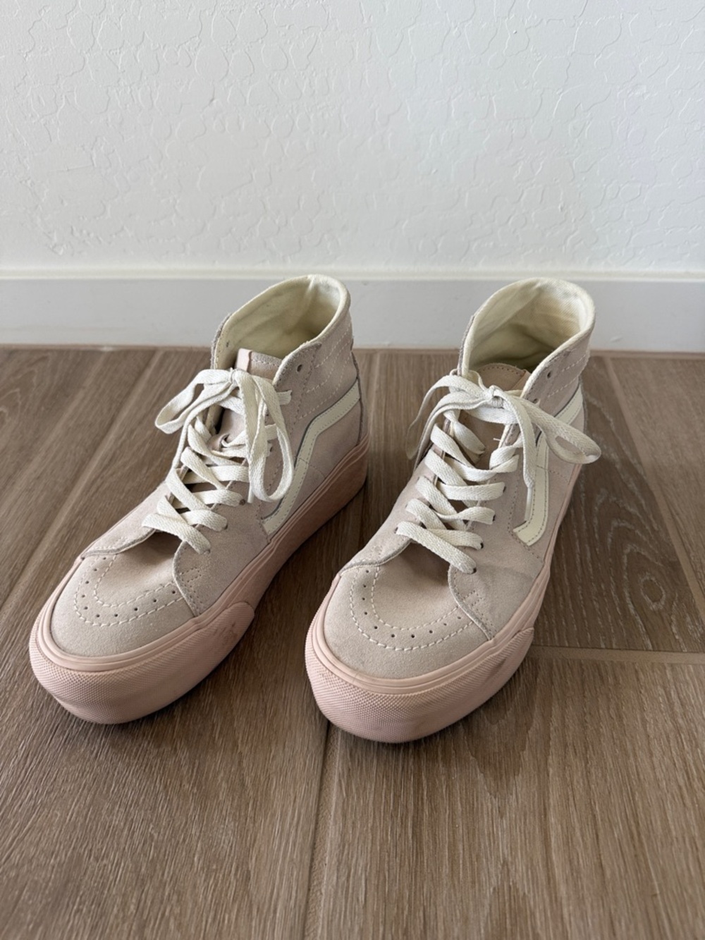 Women's Vans High-Top Casual Sneakers in Blush Pink size 7.5